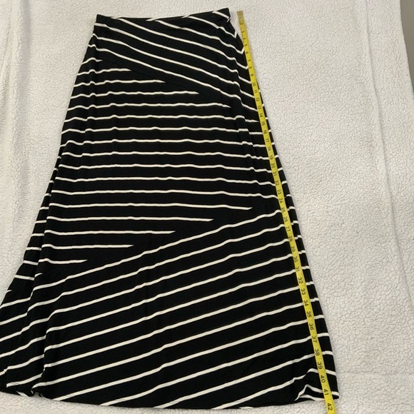 Talbots Sz M Maxi Skirt Knit Pull On Black White Stripe Elastic Waist New $79.50 - Picture 11 of 12